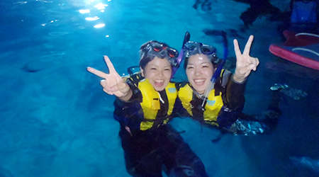 沖縄で青の洞窟シュノーケリング