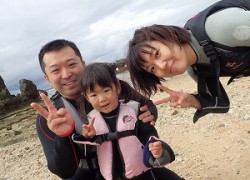 沖縄子供自然体験でシュノーケリング