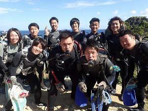 沖縄社員旅行青の洞窟ダイビング