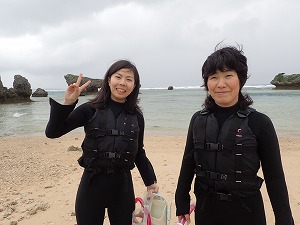 親子でシュノーケリング体験沖縄の綺麗な海を体験