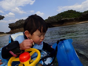 沖縄２歳の子供と楽しめるシュノーケリング