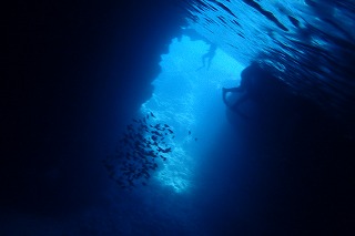 青の洞窟水中