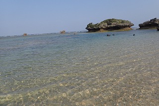 沖縄プライベートビーチでシュノーケリング