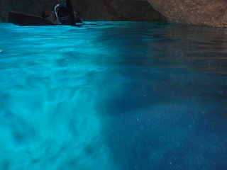 シュノーケリングで青の洞窟