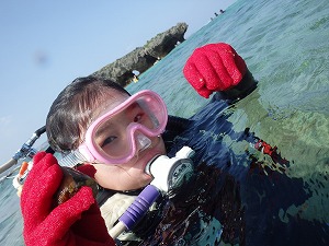 箱メガネは『水の中を見る道具』。沖縄ダイビング シーフリーでもご用意しております！
